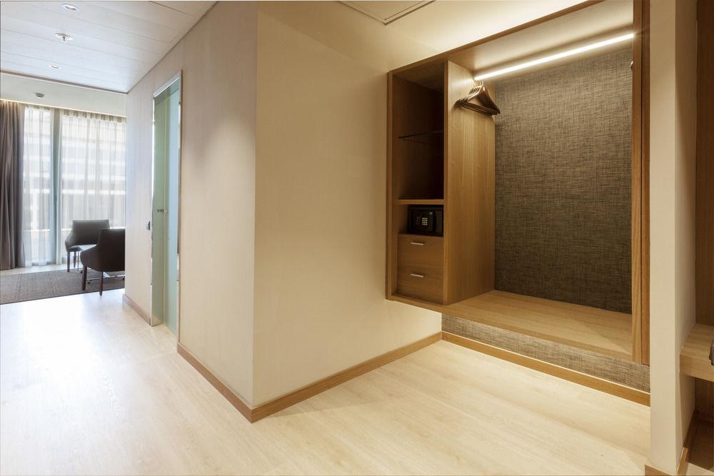 Hotel Ac Diagonal L'illa By Marriott
