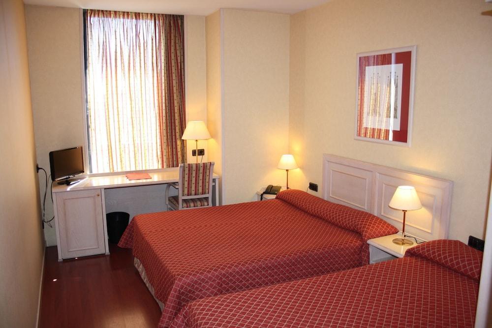 Sunotel Aston Hotel 3*