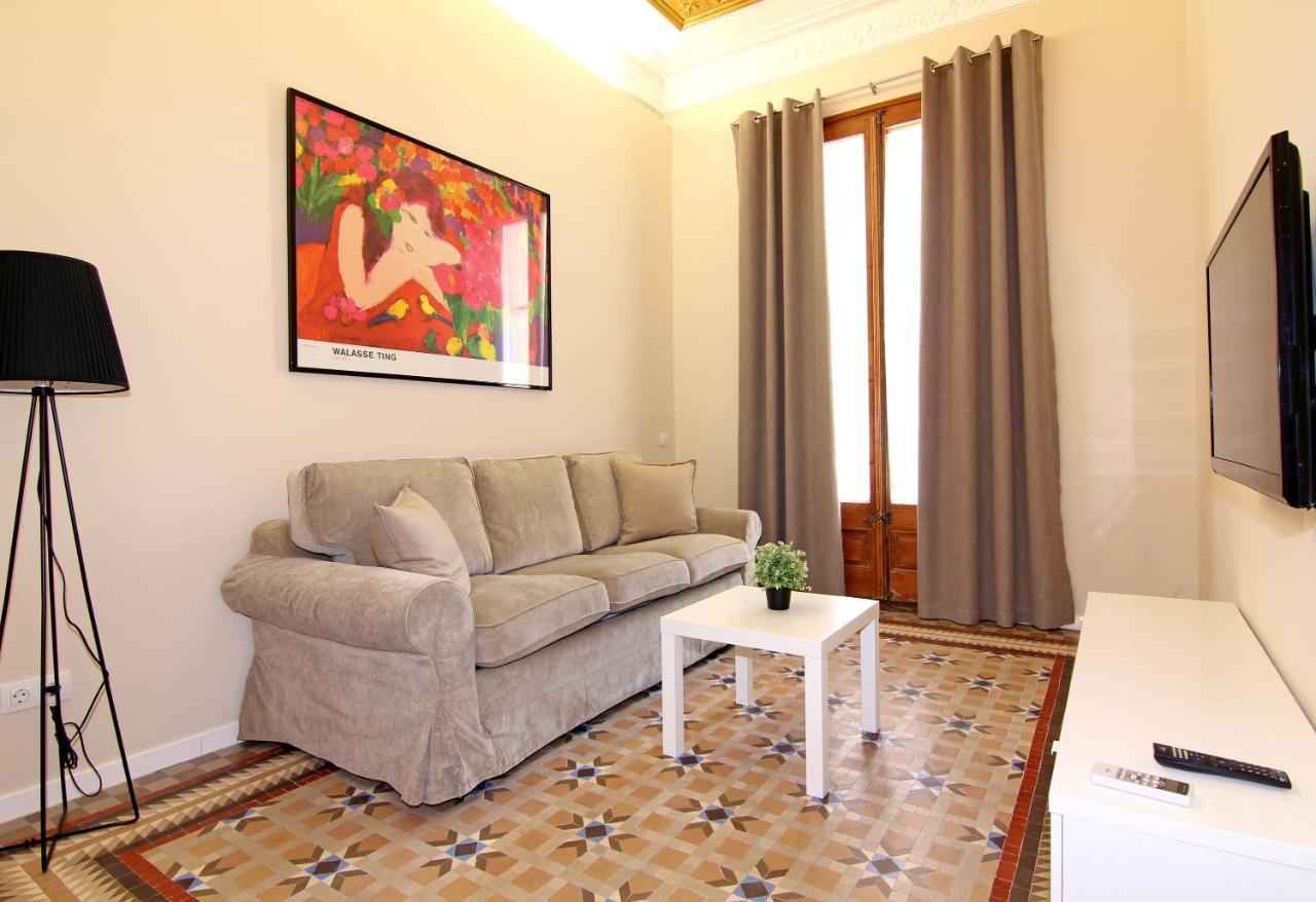 Girona -modernist Next To Paseo De Gracia *
