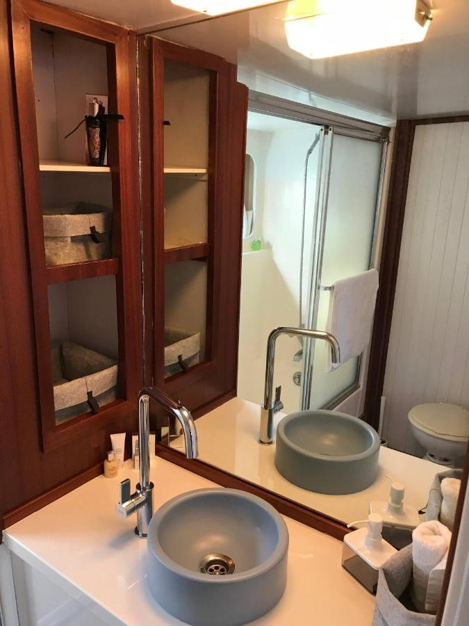Hotel en barco Toro Barcelona