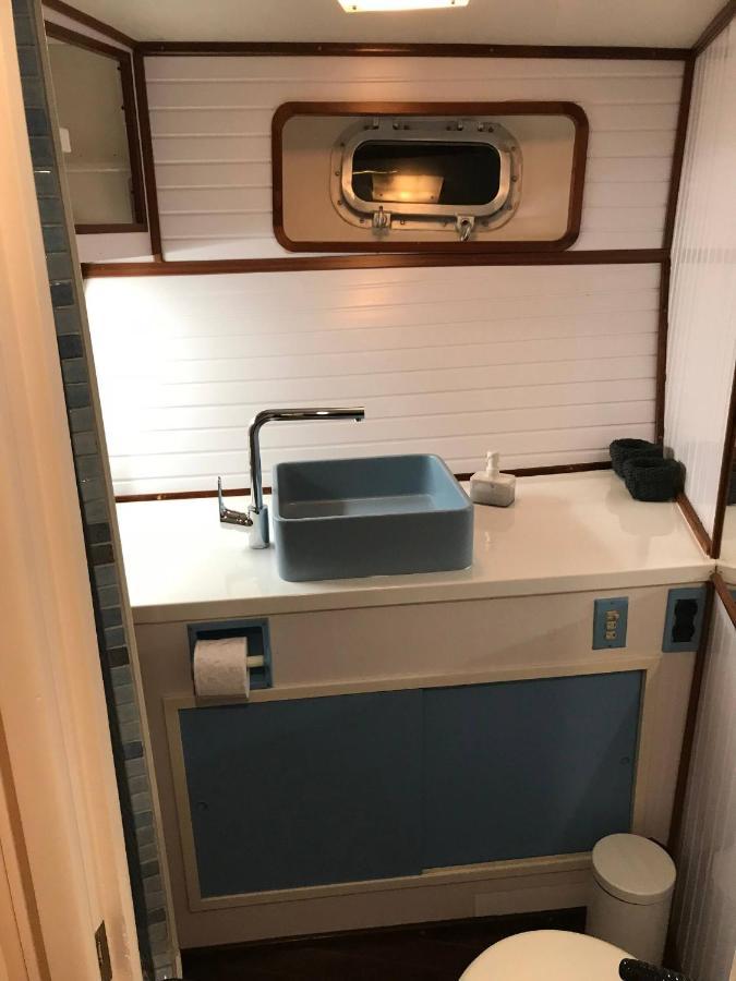 Hotel en barco Toro Barcelona