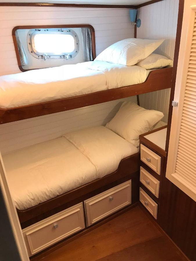 Toro Hotel en barco