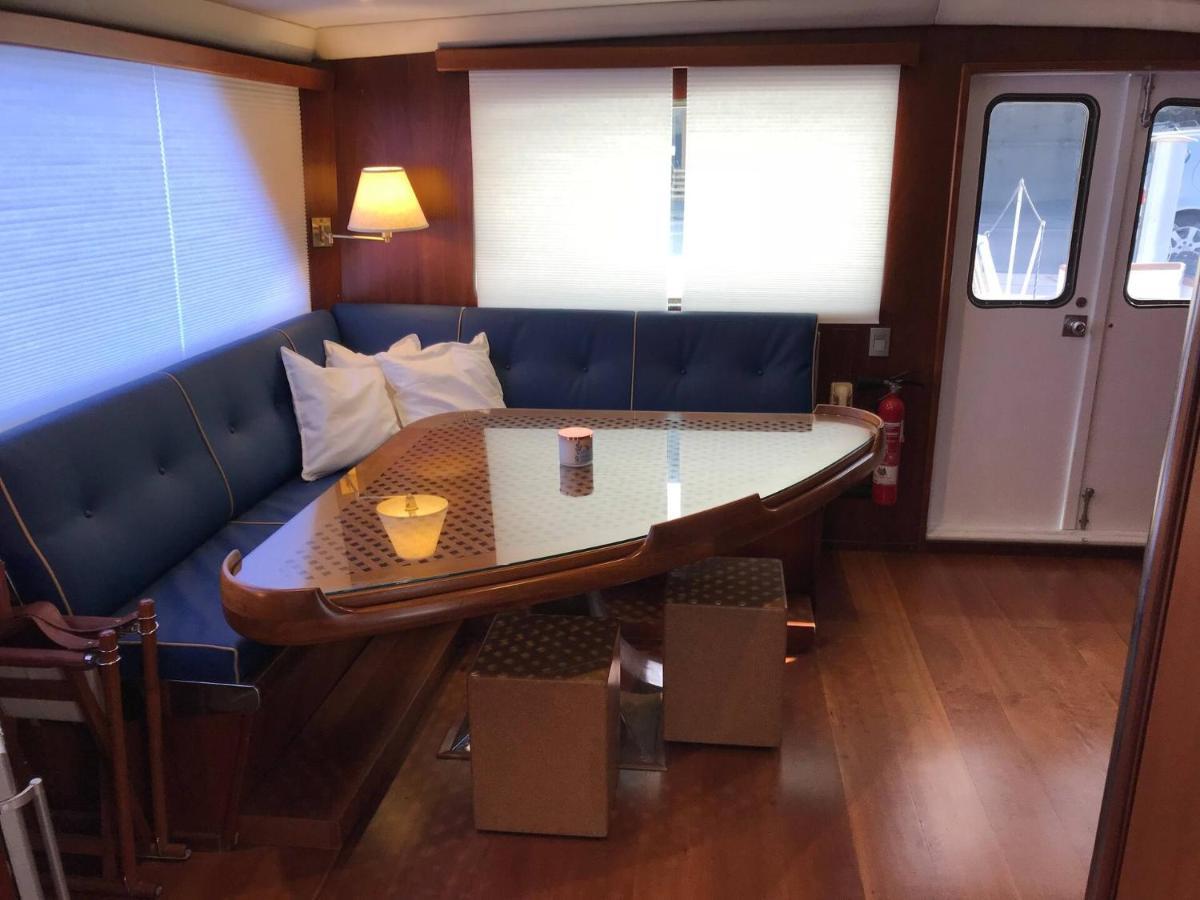 Hotel en barco Toro Barcelona