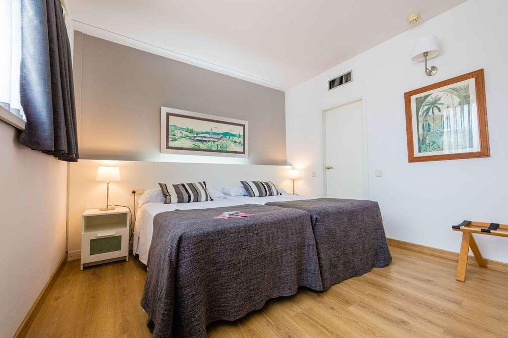 Atenea Hotel 4*