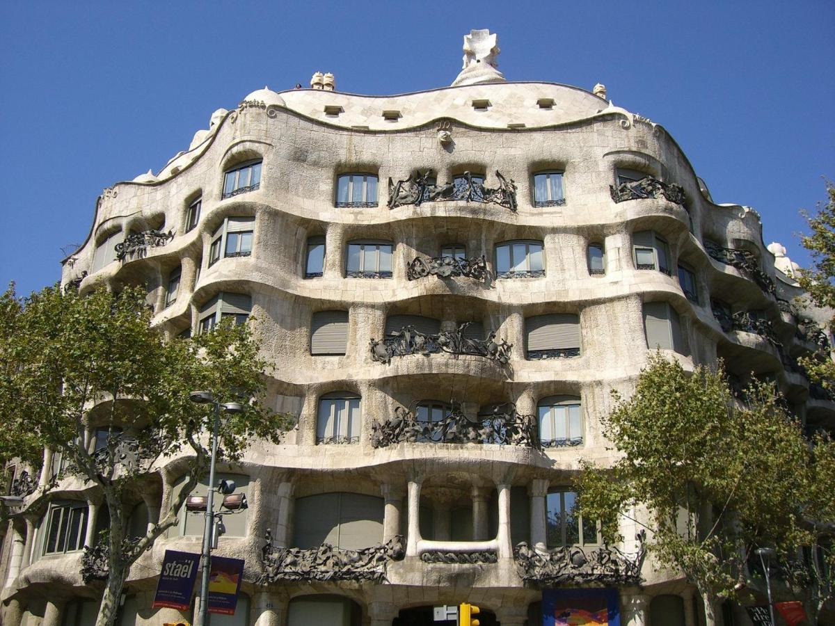 Girona -modernist Next To Paseo De Gracia *