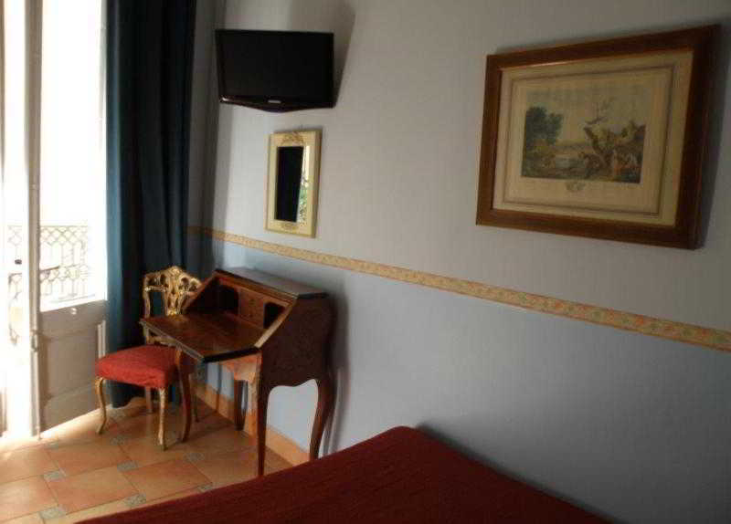 Casa Consell Gran Via, Guest house