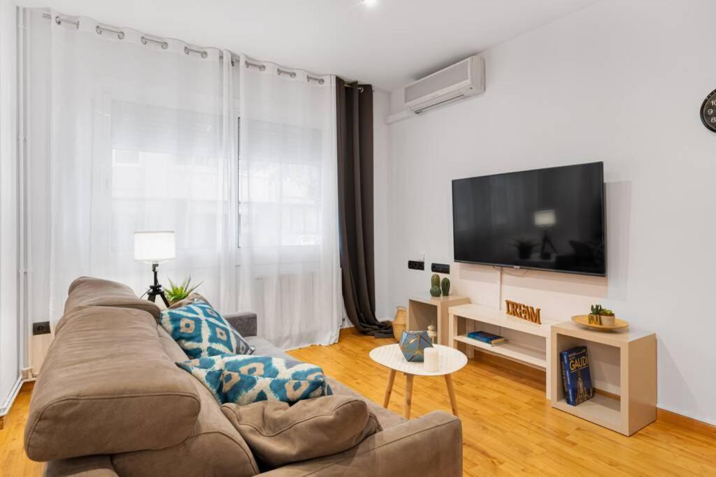 De Gracia 2 Bedroom Cozy Apartment