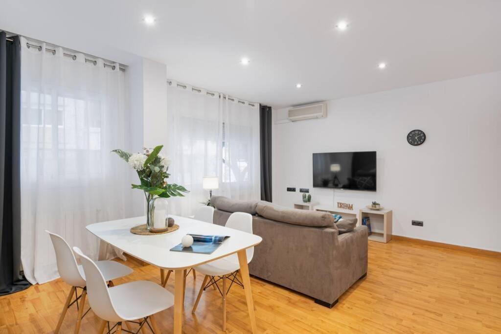 De Gracia 2 Bedroom Cozy