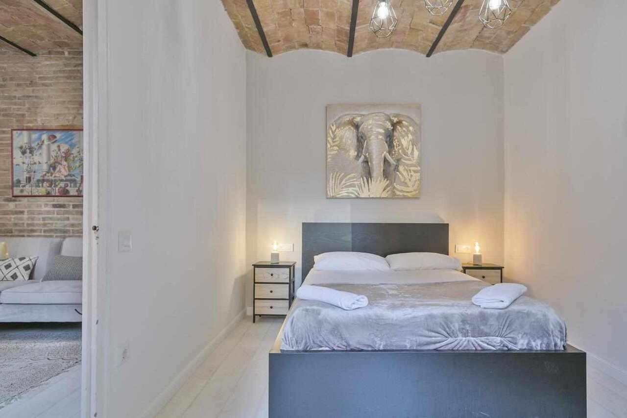 Alejandro En Bcn Apartamento