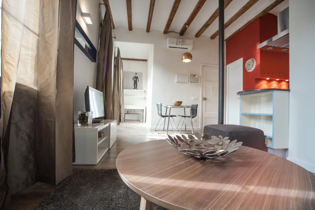 No 15 - The Streets Apartment *