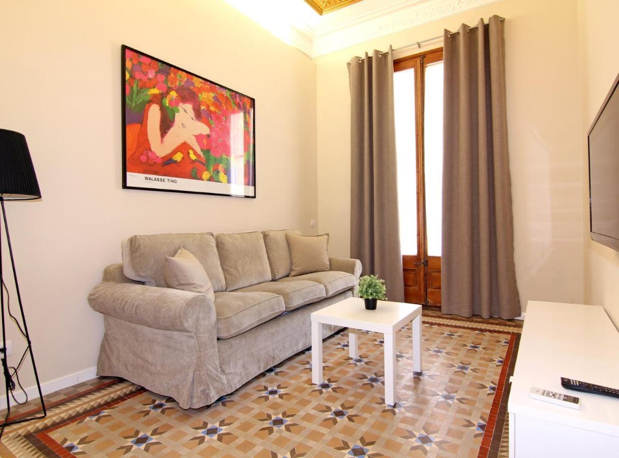Girona -modernist Next To Paseo De Gracia