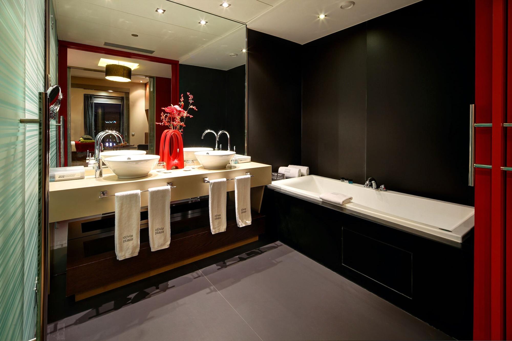 Olivia Plaza 4*