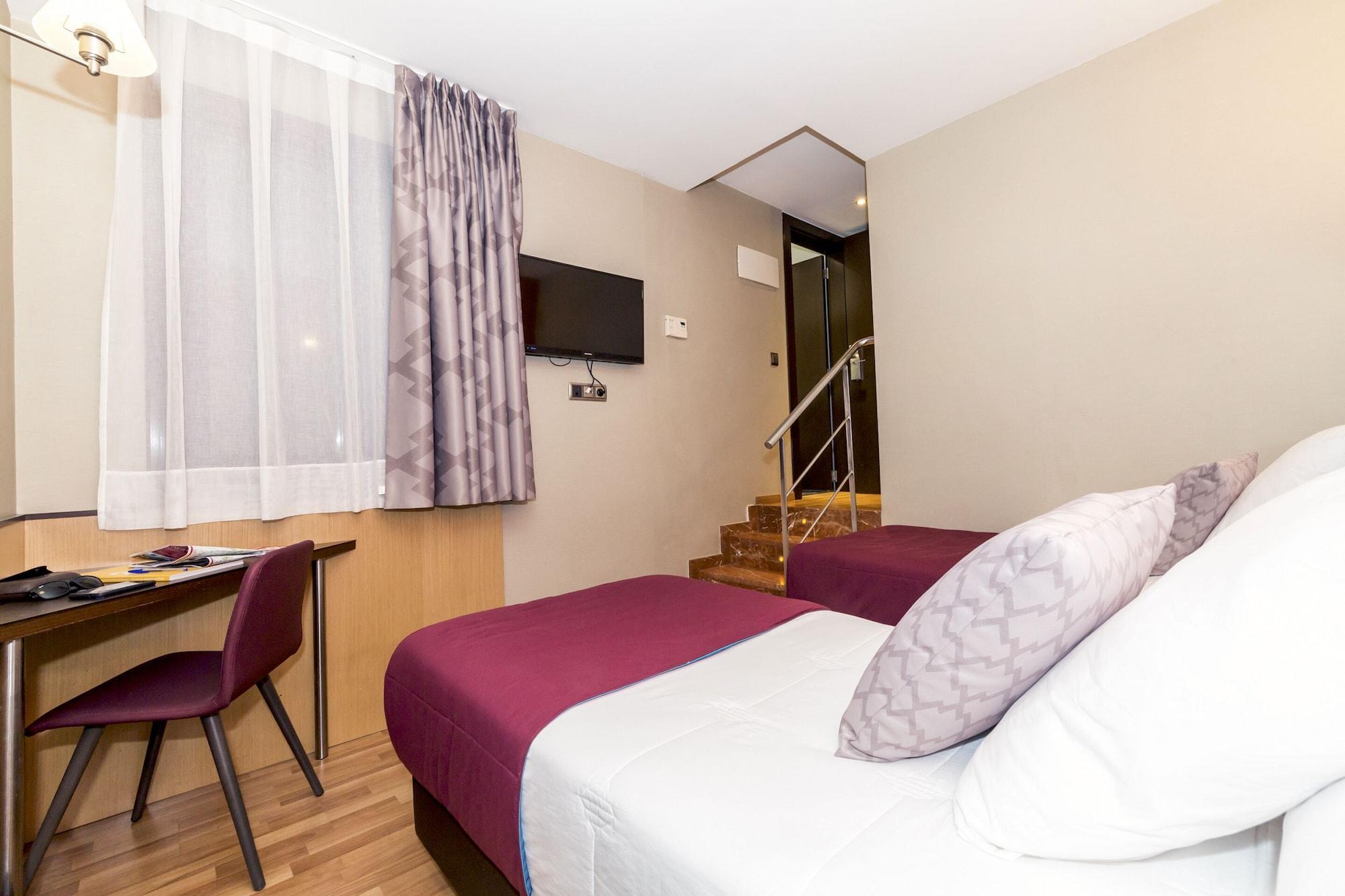 Hotel Ronda Lesseps 4*