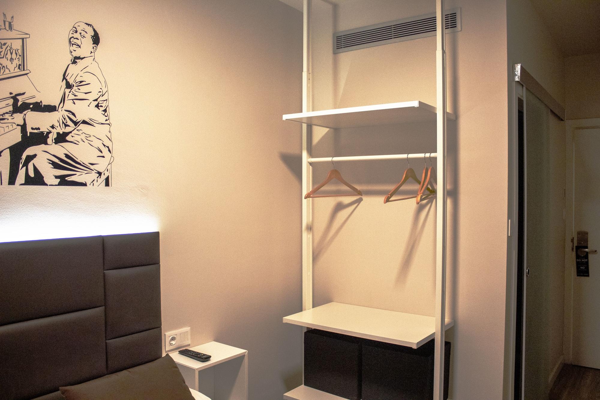 Guest house Bcn Urbaness Bonavista 2*