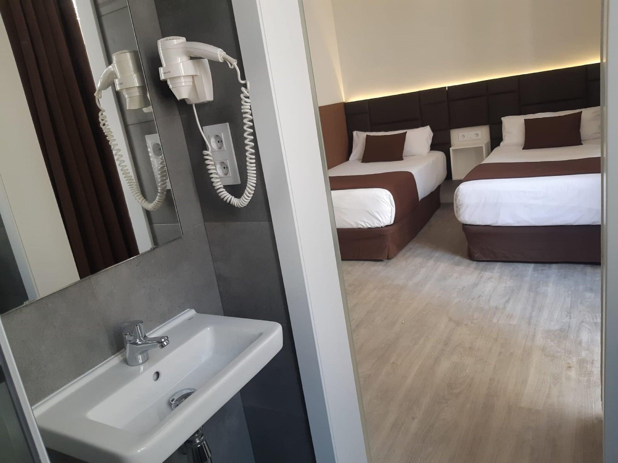 Bcn Urbaness Bonavista Guest house 2*