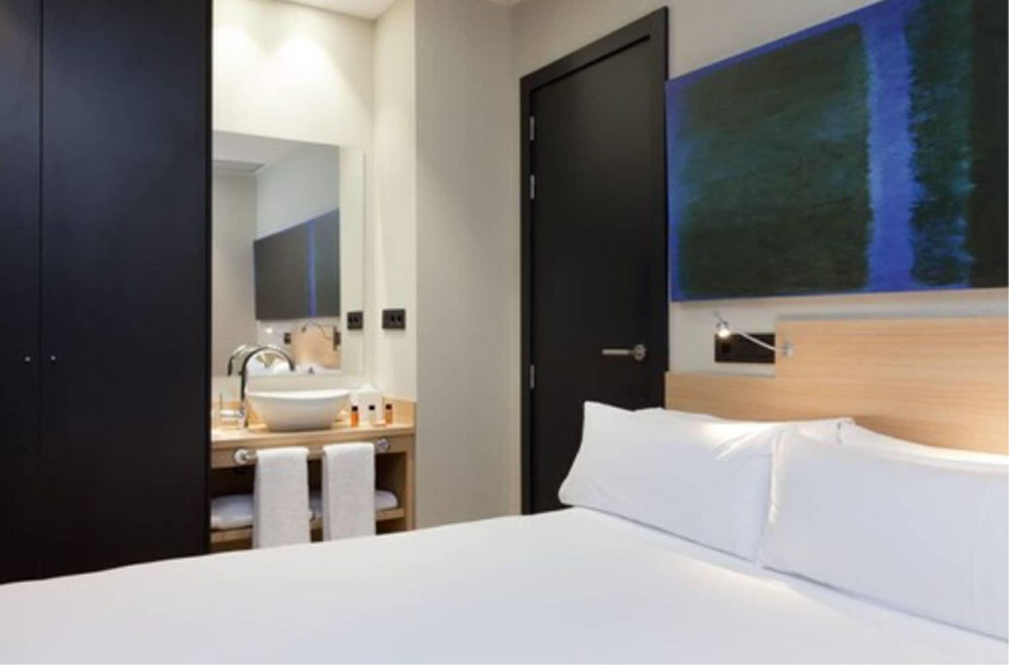 Ambit Hotel