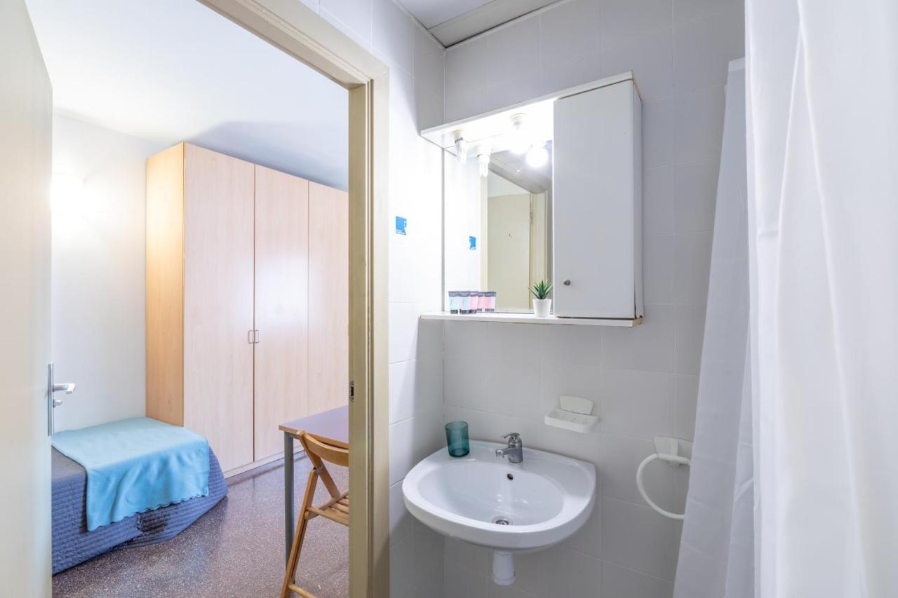 Residencia Universitaria Resa La Ciutadella Apartamento *