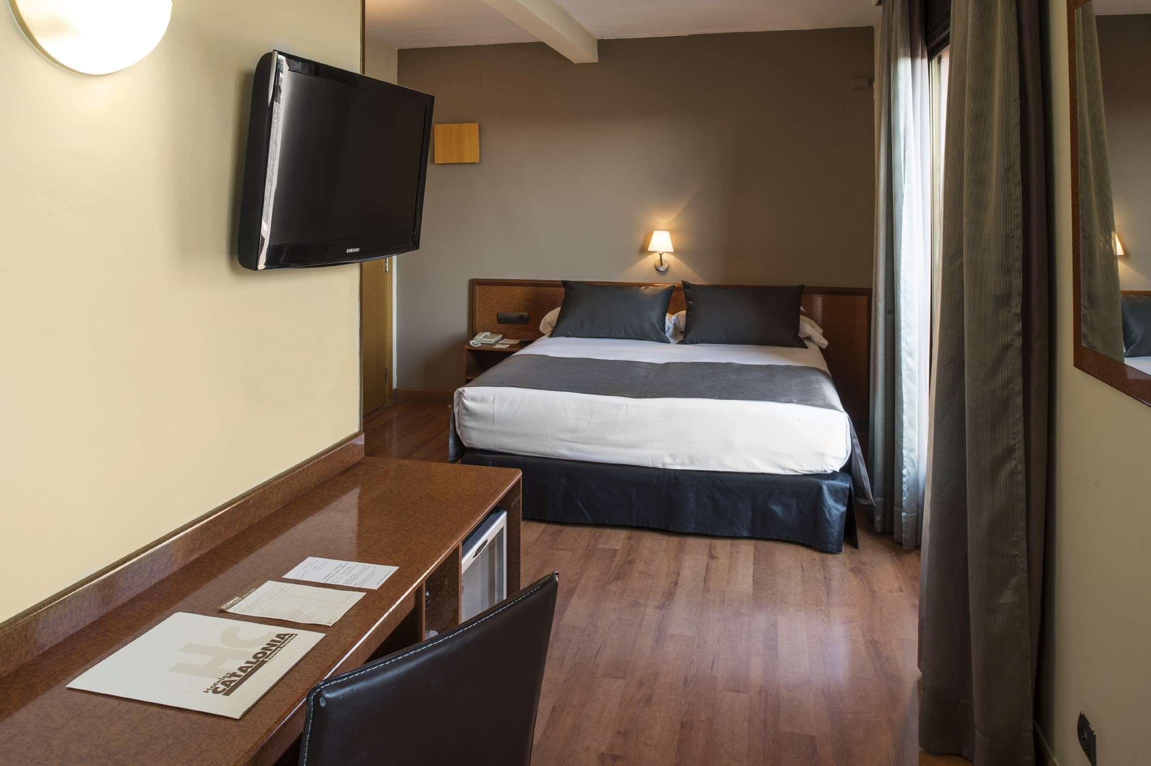Catalonia Castellnou Hotel 3*