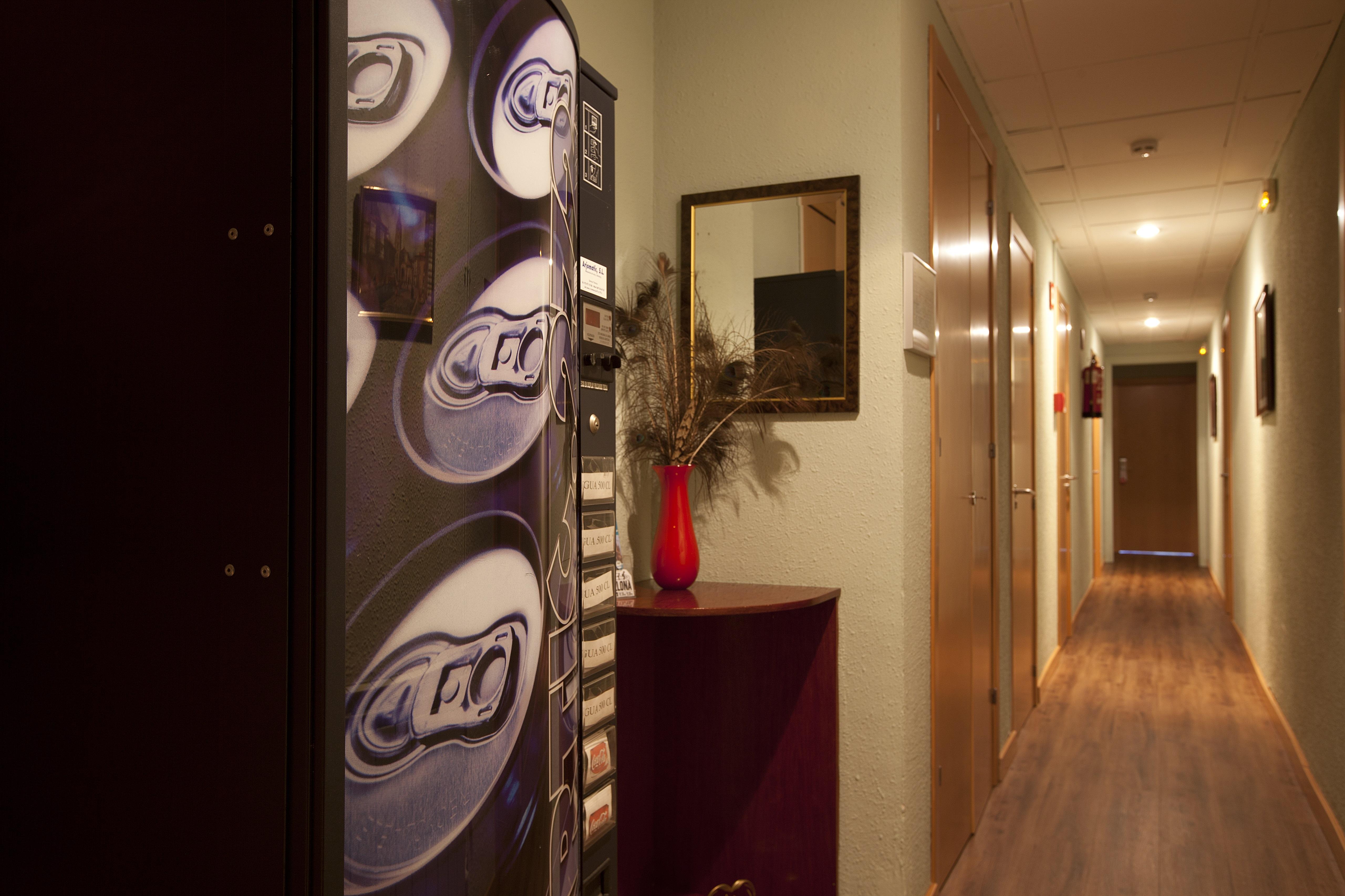 Lyon Hotel *