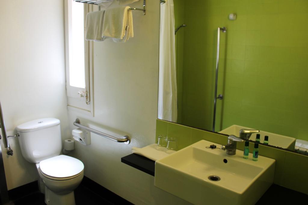 Raval Botella Private Hostal *