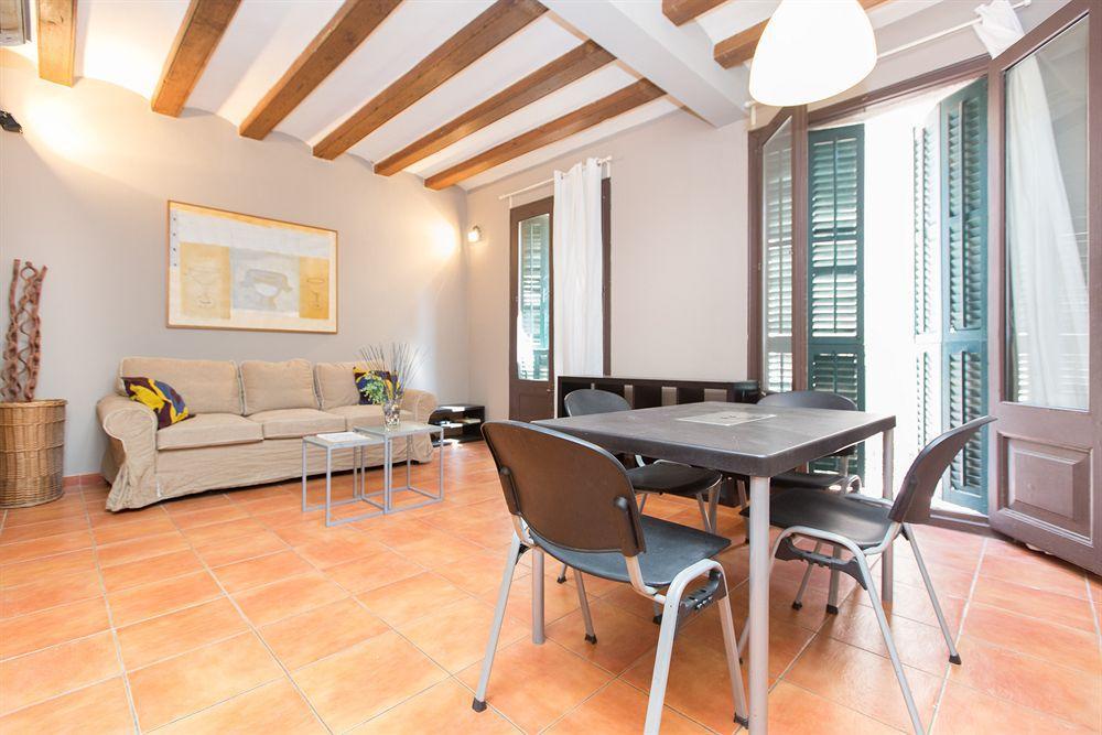 Apartment Ainb Raval Hospital