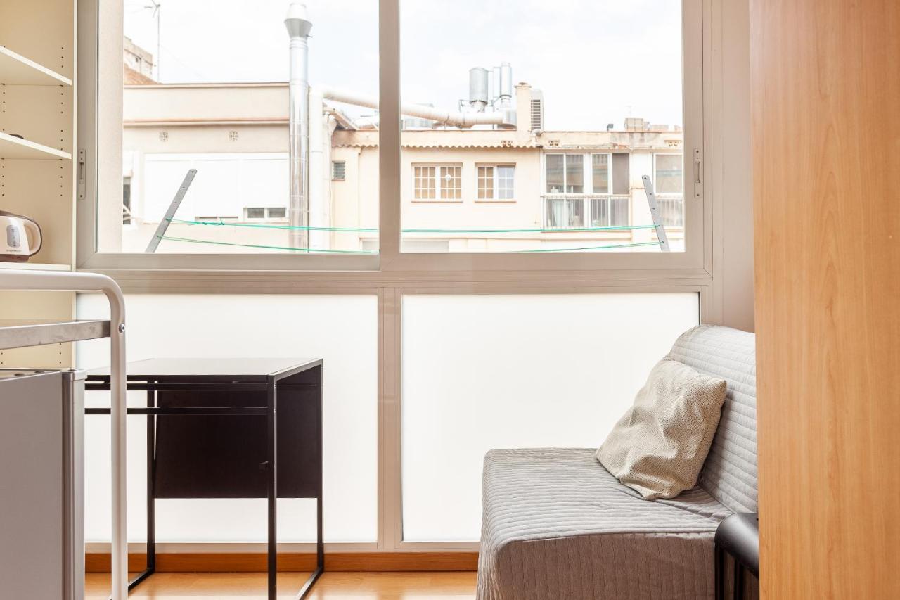 Habitación en casa particular Double With Private Bathroom And Private Kitchen Barcelona