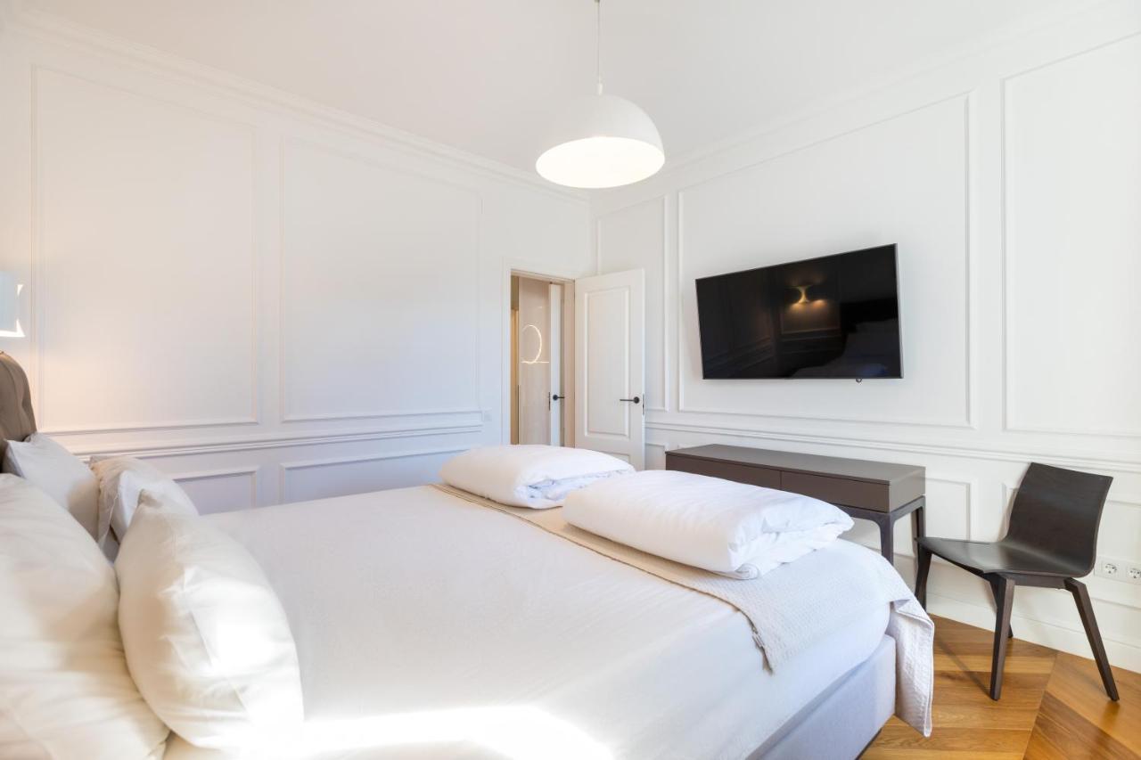 Majestic 4br/4bath In Sagrada Familia Area Apartment Barcelona