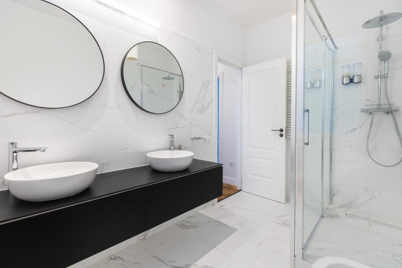 Majestic 4br/4bath In Sagrada Familia Area Apartment