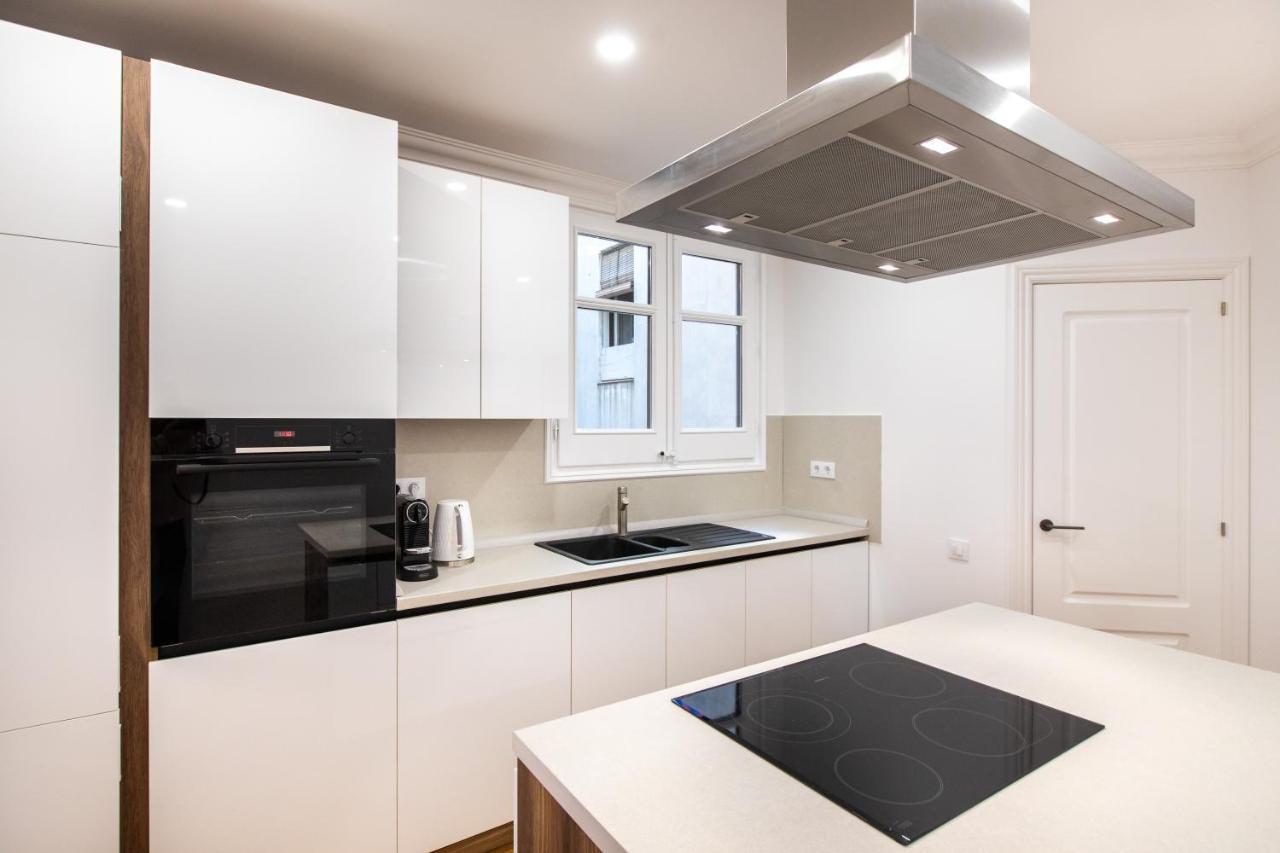 Majestic 4br/4bath In Sagrada Familia Area Apartment