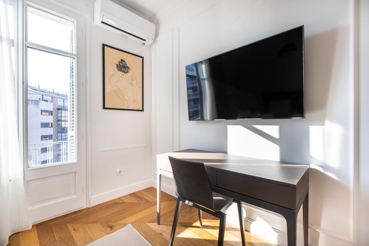 Majestic 4br/4bath In Sagrada Familia Area Apartment Barcelona