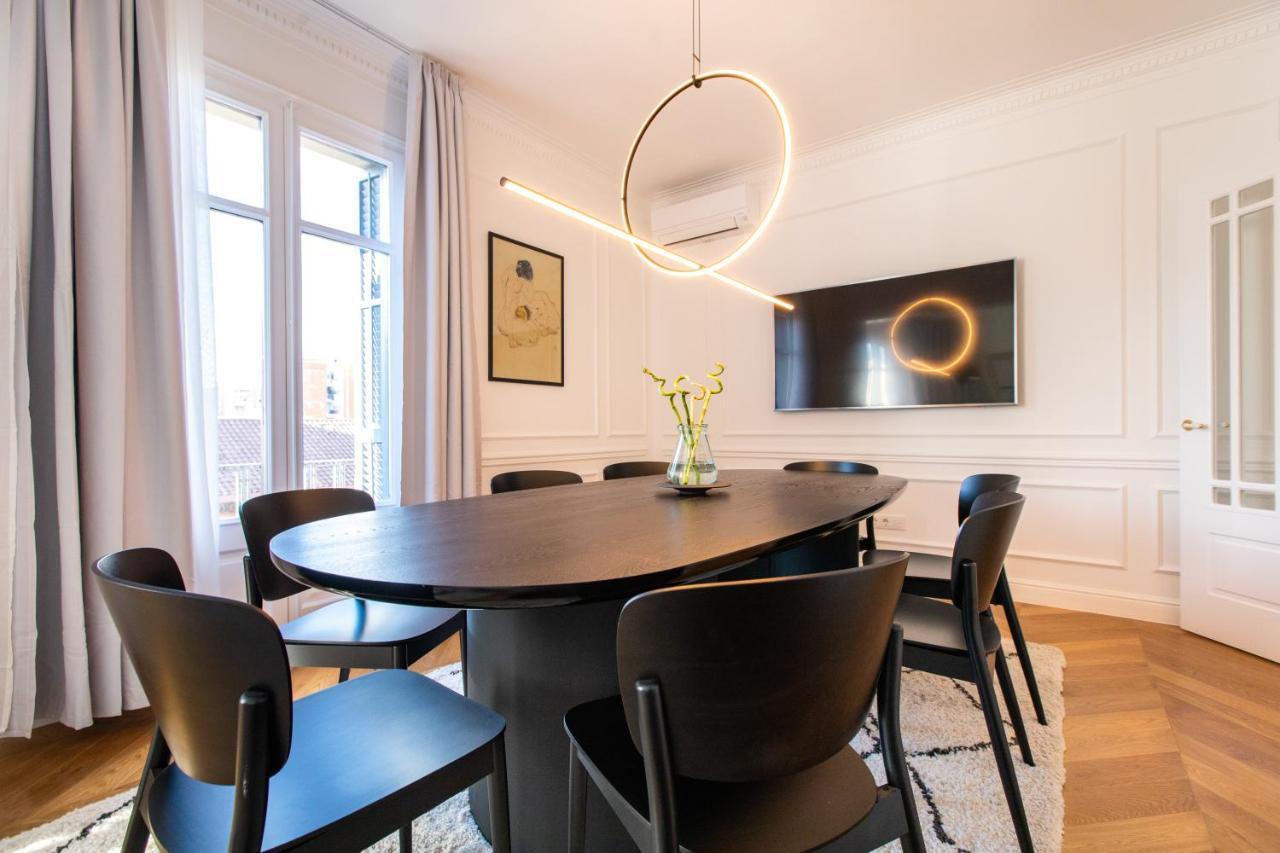 Majestic 4br/4bath In Sagrada Familia Area Apartment *
