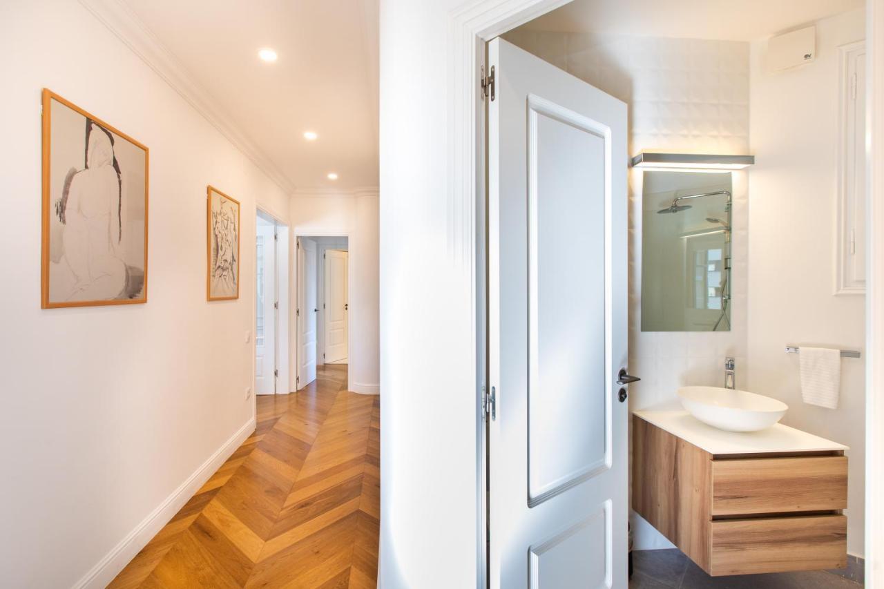 Apartment Majestic 4br/4bath In Sagrada Familia Area *