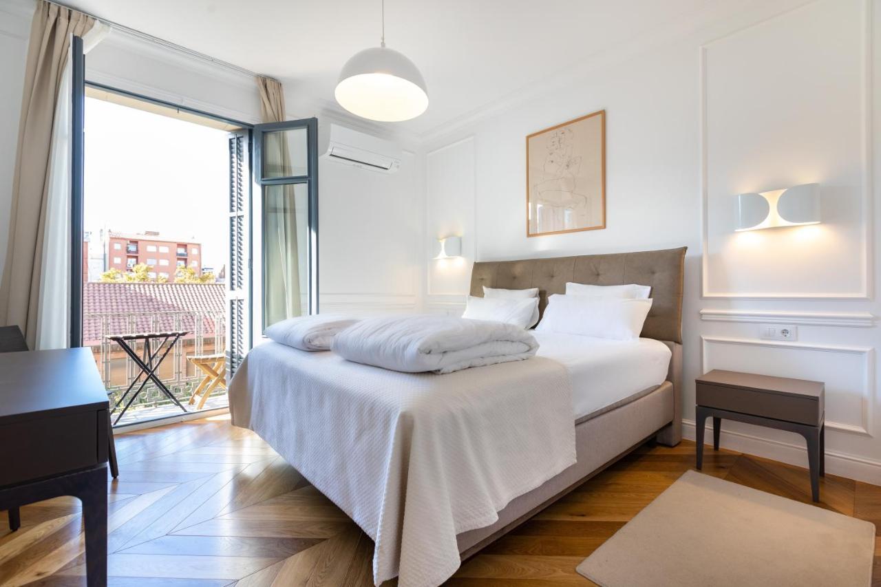 Majestic 4br/4bath In Sagrada Familia Area Apartment Barcelona