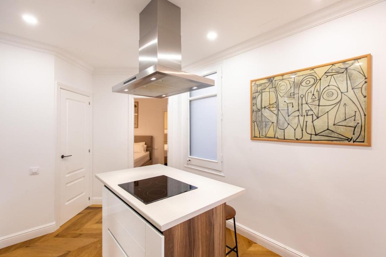Majestic 4br/4bath In Sagrada Familia Area Apartment Barcelona