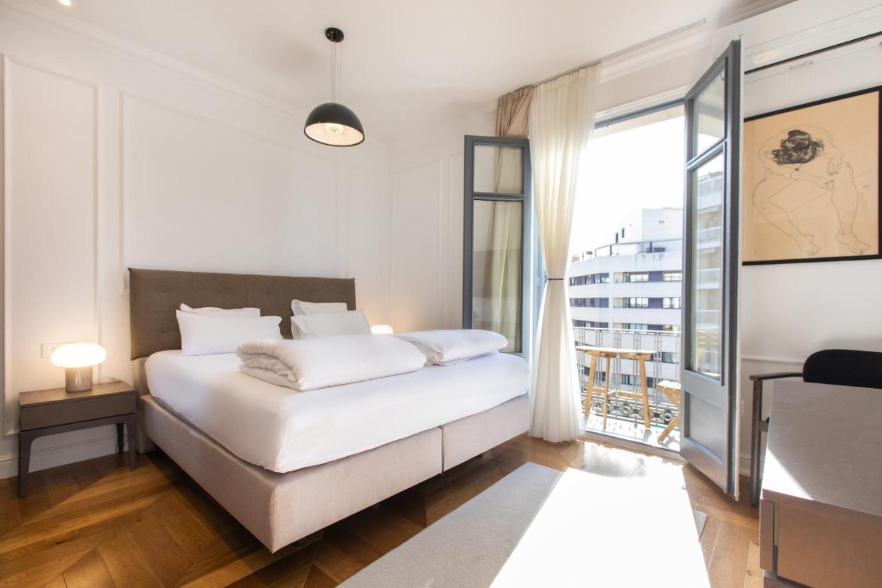 Majestic 4br/4bath In Sagrada Familia Area Apartment