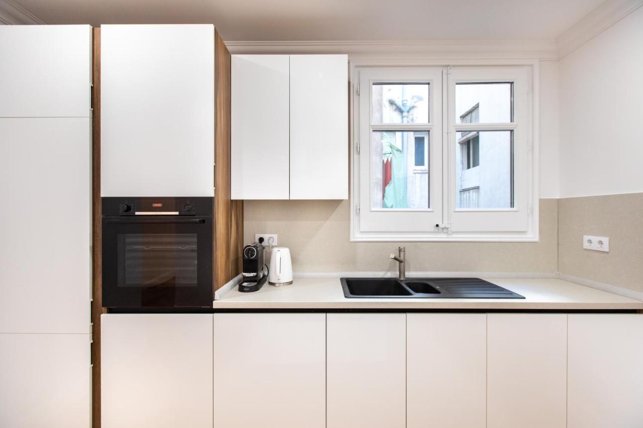 Majestic 4br/4bath In Sagrada Familia Area Apartment