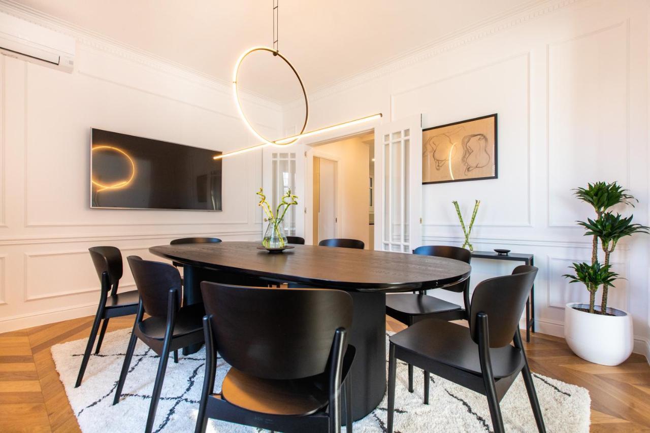 Majestic 4br/4bath In Sagrada Familia Area Apartment