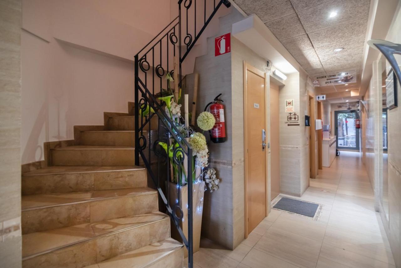 Pensión House 2*