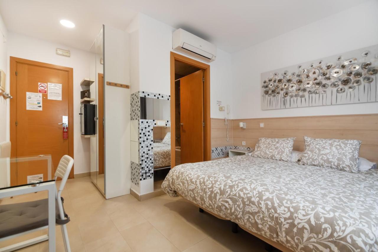 Pensión House 2*
