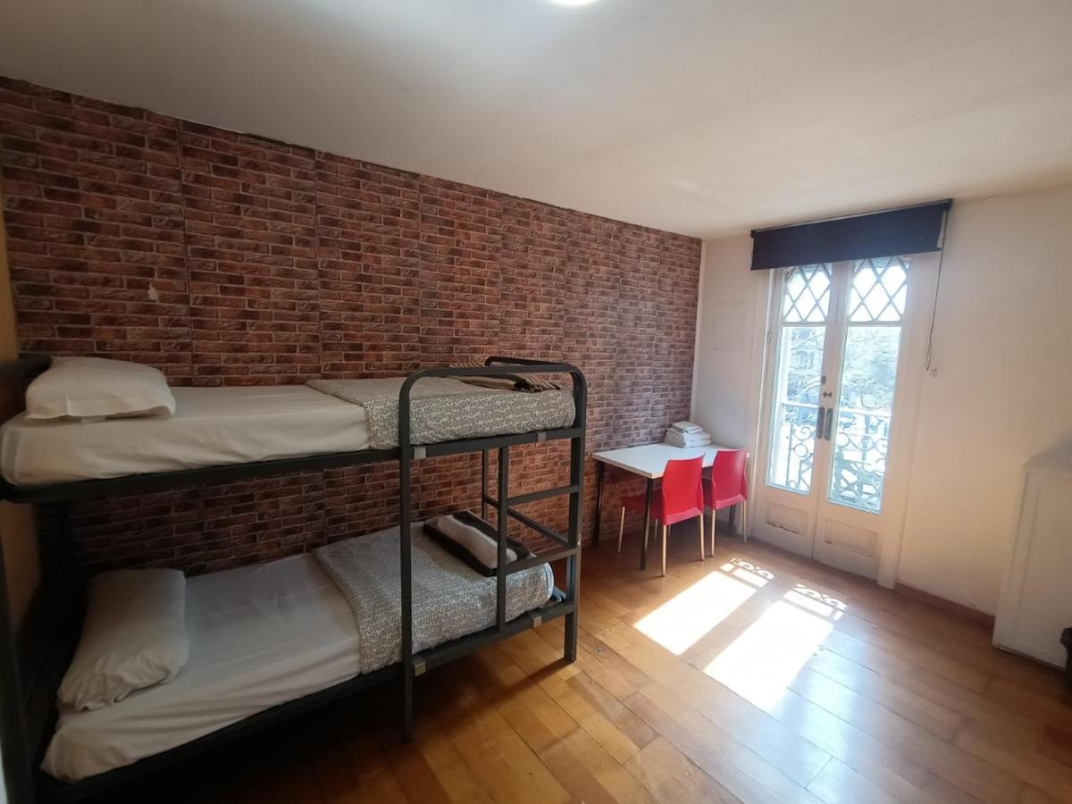 Diagonal House Hostal *