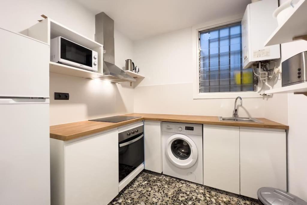 Apartamento Bebarceloner Eixample - 3 Bedrooms Barcelona