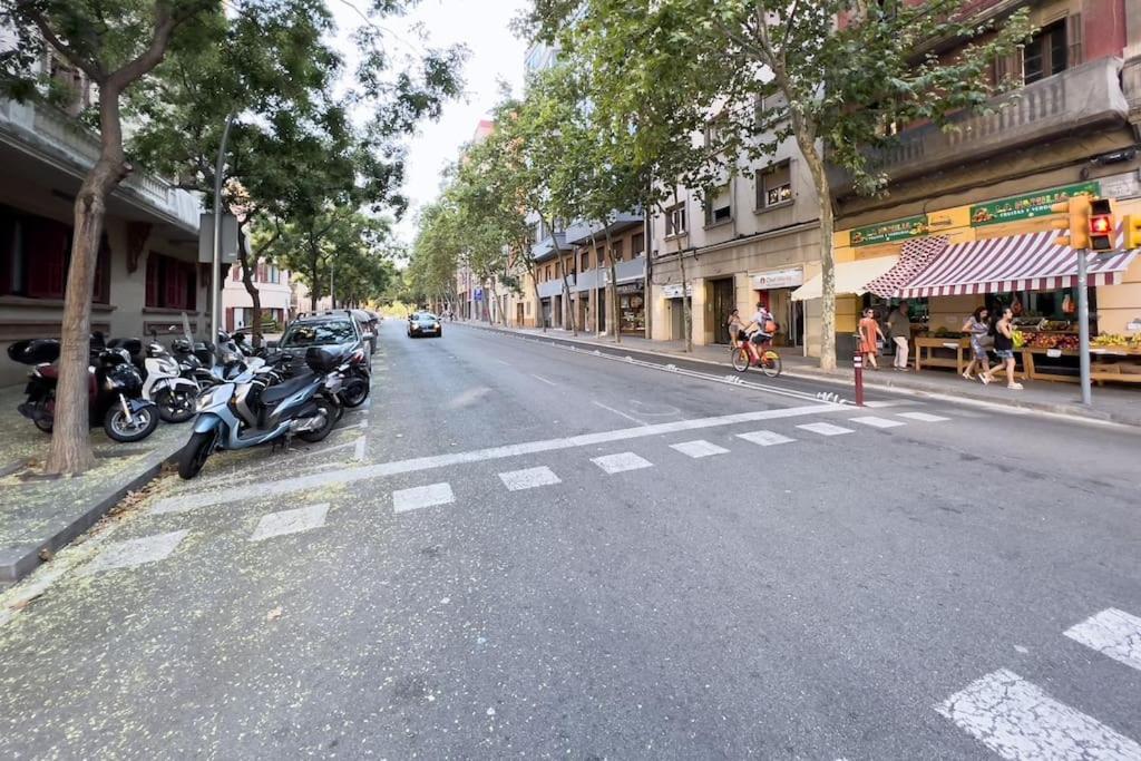 Bebarceloner Eixample - 3 Bedrooms Apartamento *