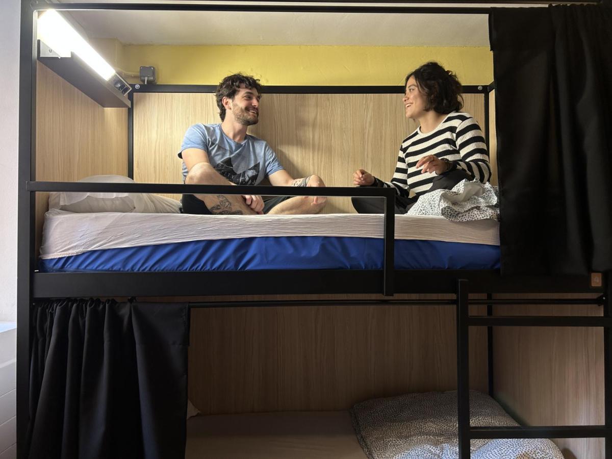 Onefam Les Corts Hostal *