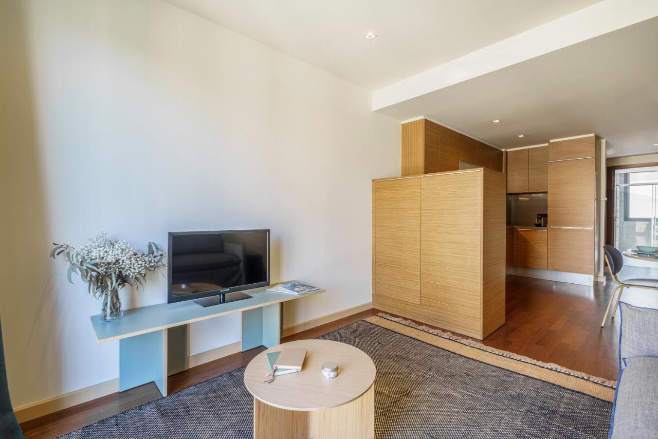 Apartment Aspasios Diagonal Art *