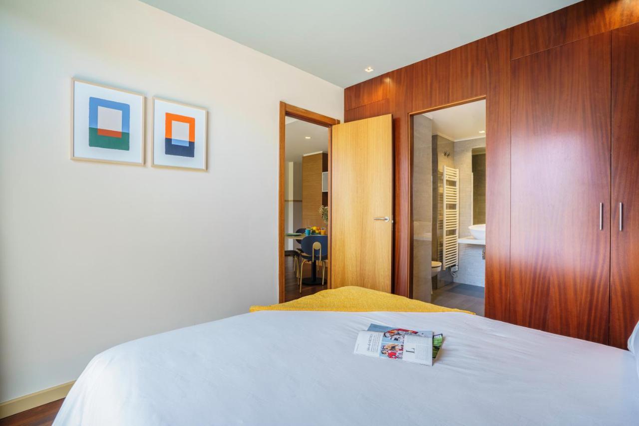 Aspasios Diagonal Art Apartment