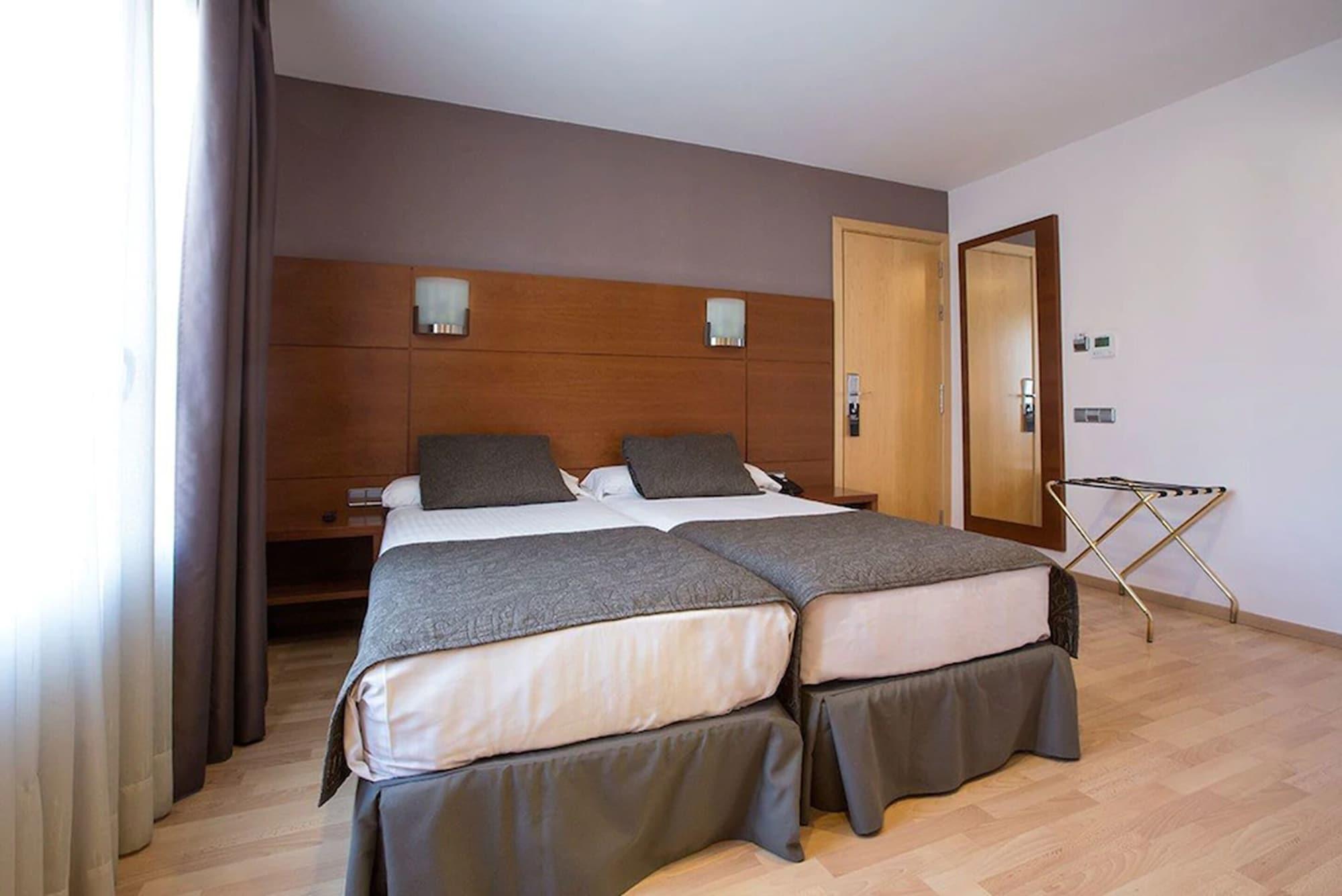 Via Augusta Hotel 2*