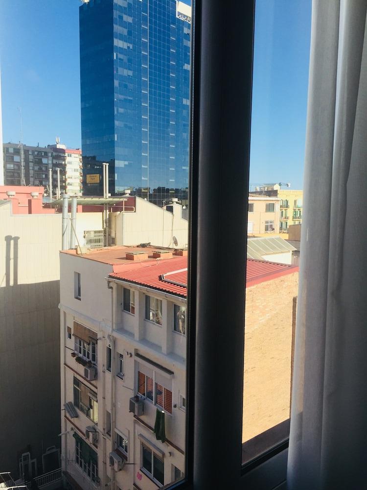 Transit Hotel *