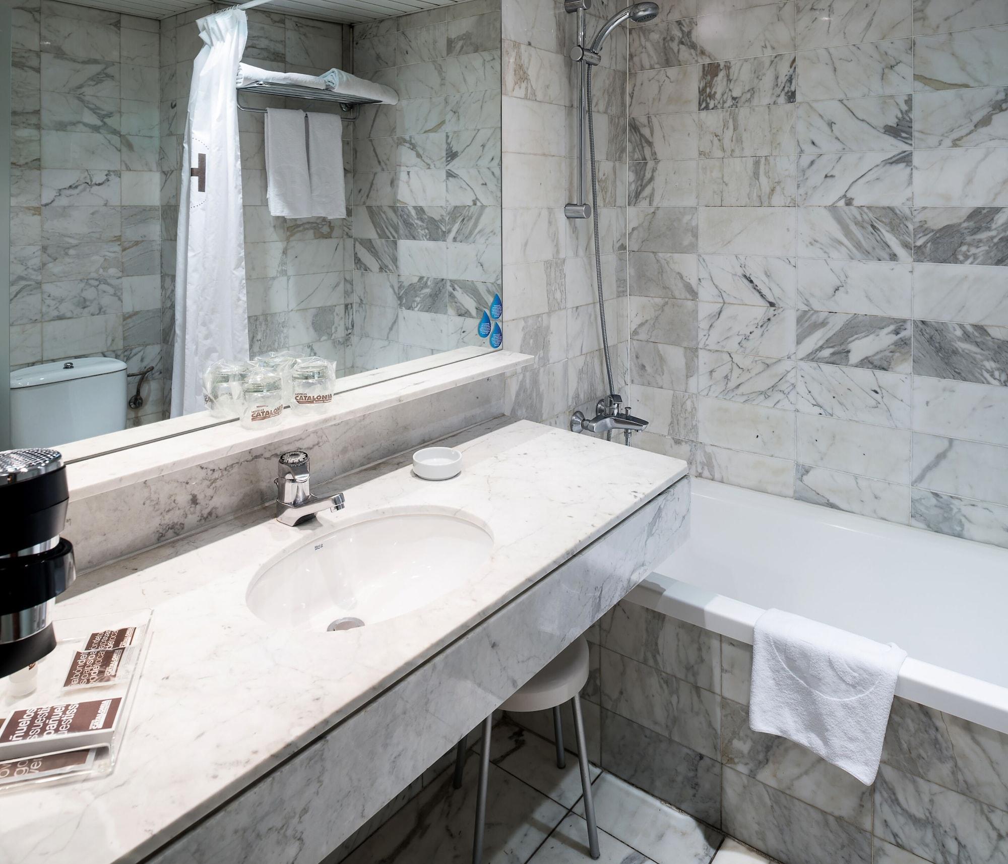 Hotel Catalonia Albeniz 3*
