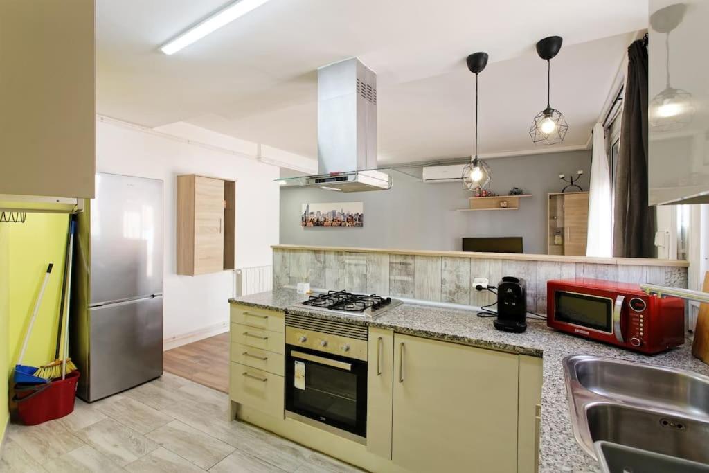Fantastic House With Jacuzzi Сasa de vacaciones Barcelona