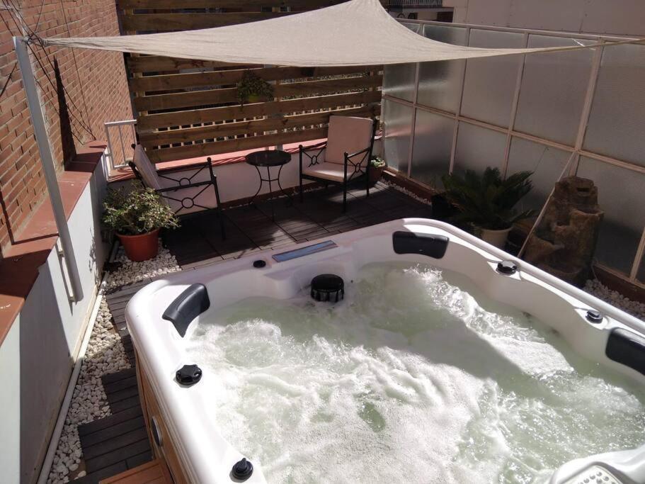 Сasa de vacaciones Fantastic House With Jacuzzi Barcelona